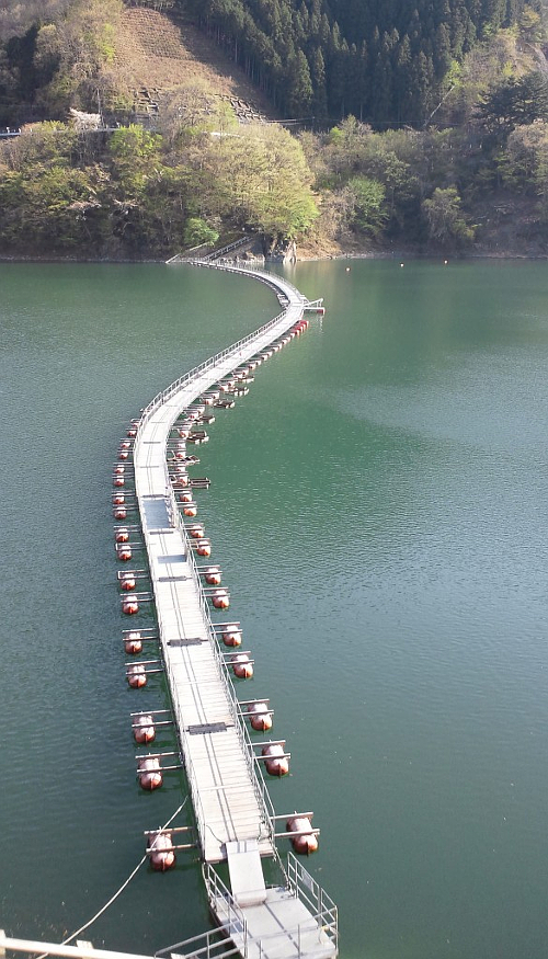 奥多摩湖 麦山浮橋