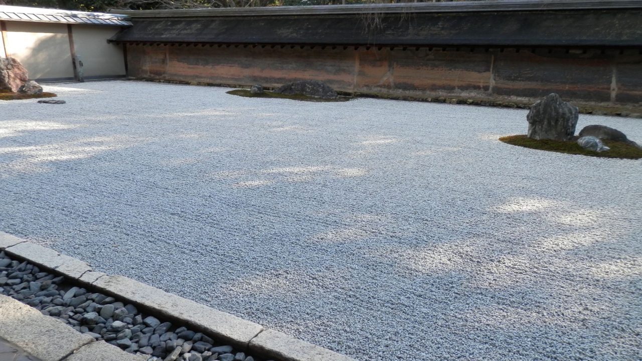 京都龍安寺の枯山水