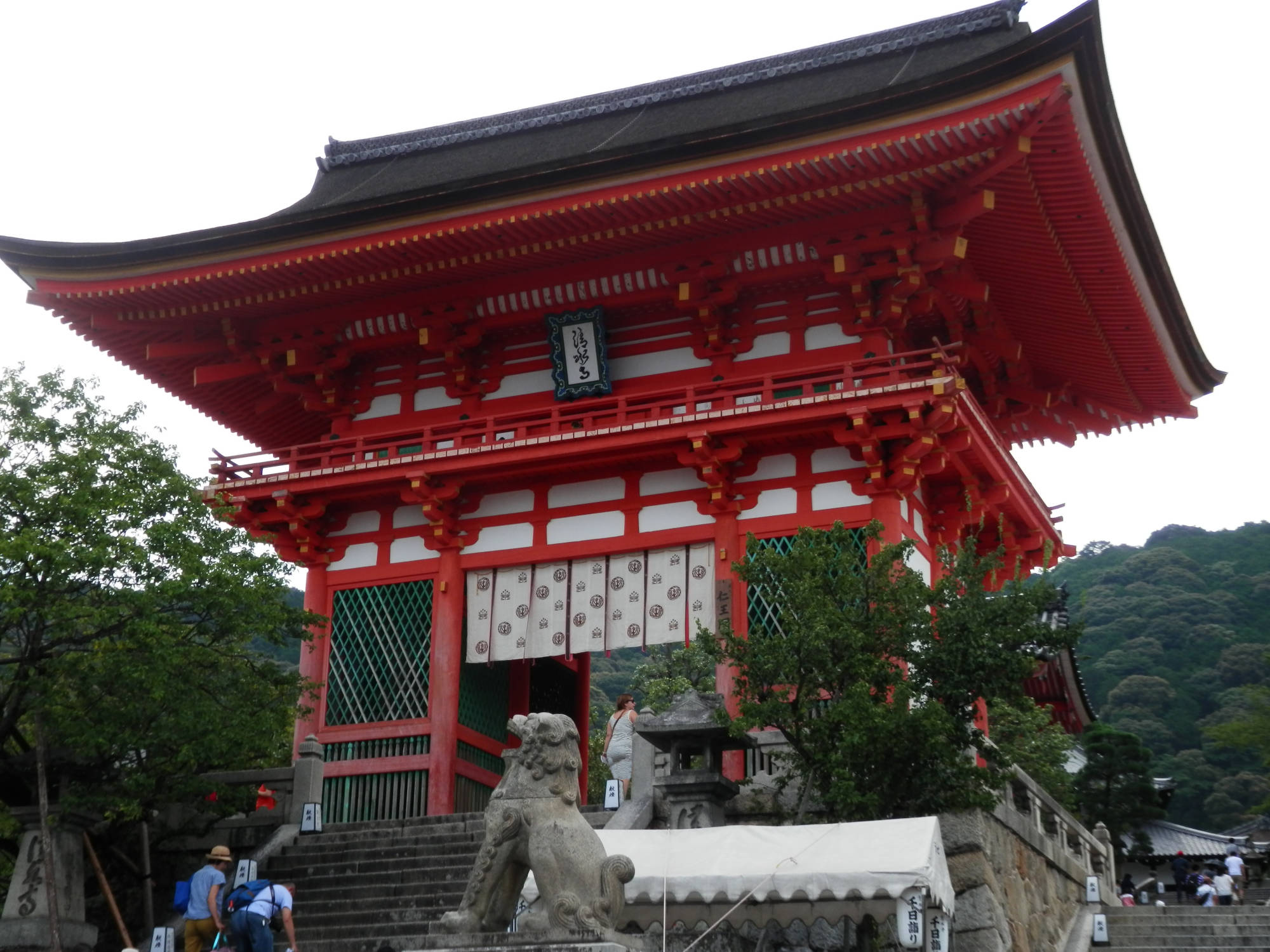 清水寺の仁王門