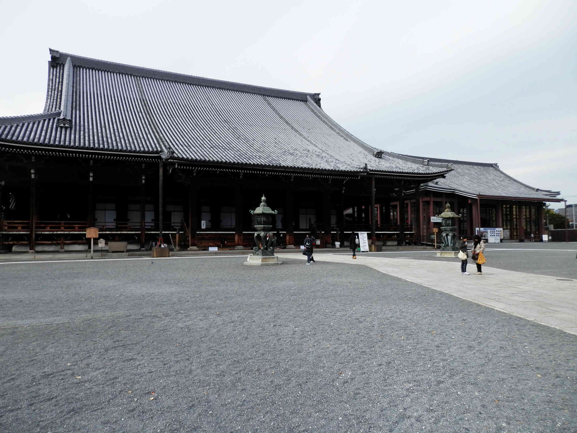 西本願寺の境内