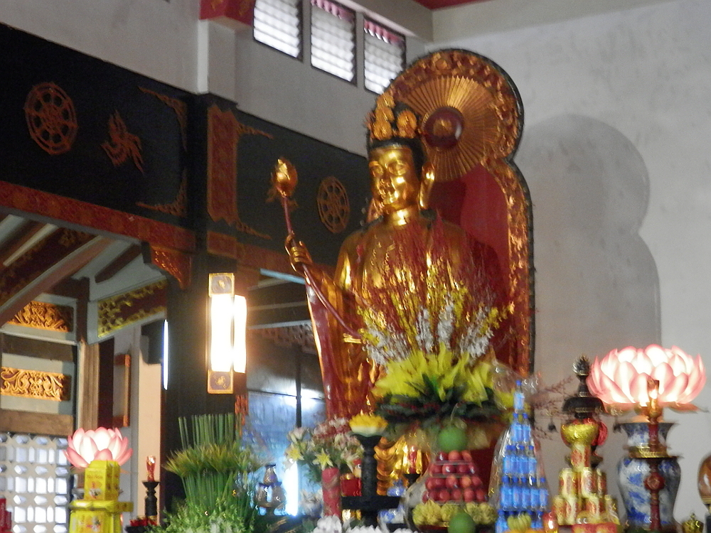 永厳寺の黄金の仏像