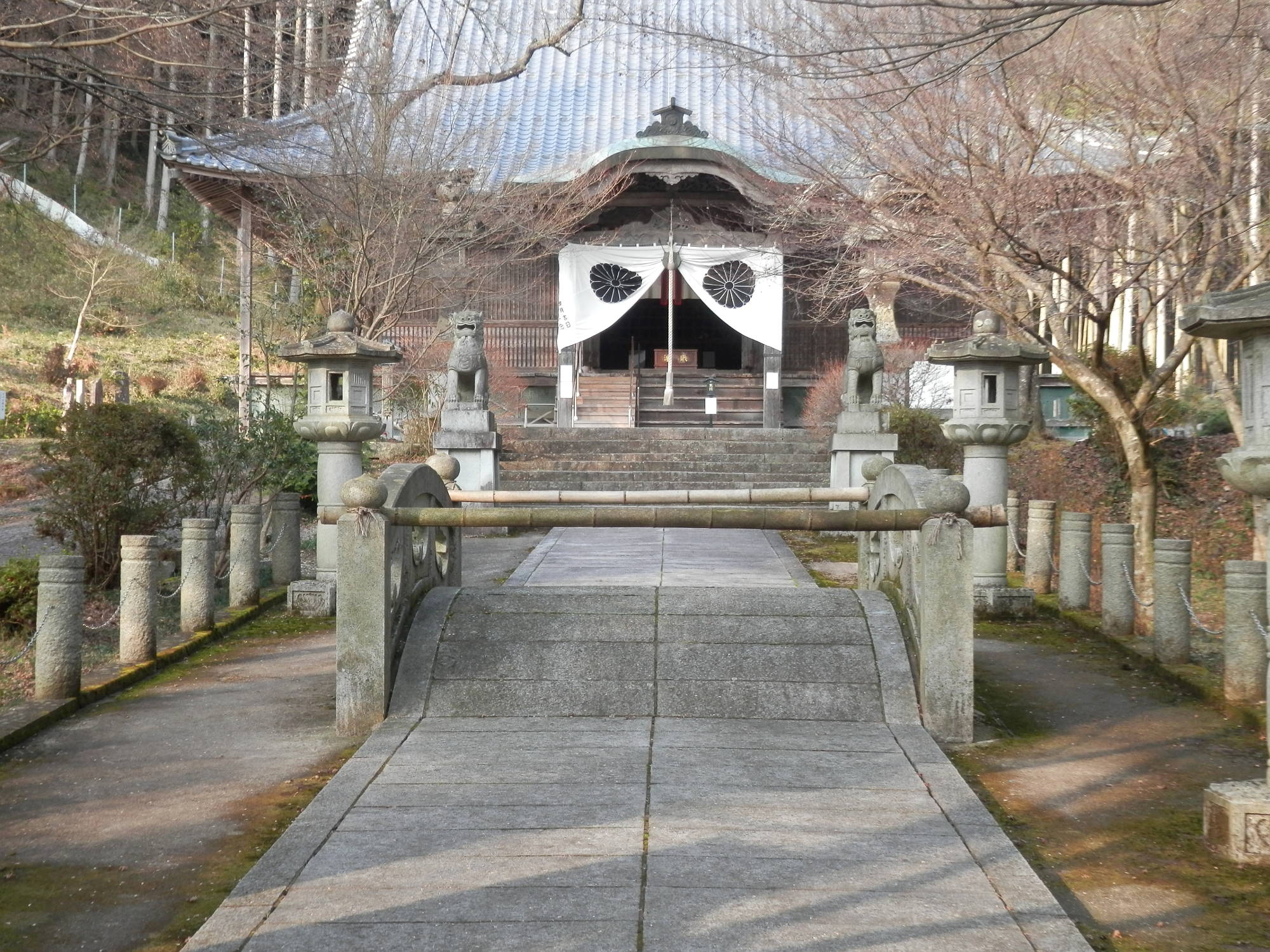 高山寺 本堂前の橋