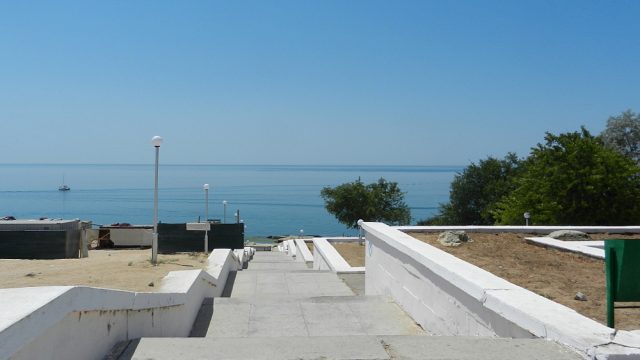 シェフチェンコ モニュメント近くの海岸