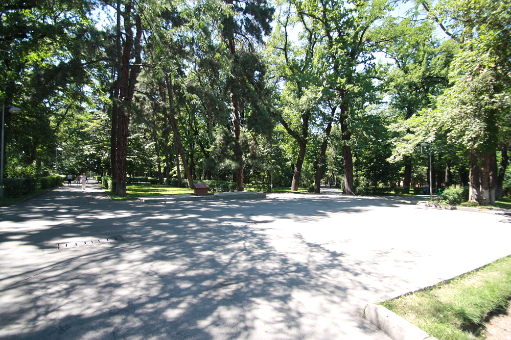 28人のパンフィロフ戦士公園 風景