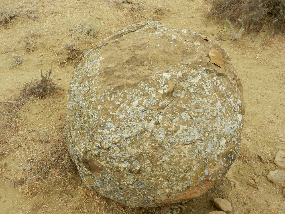 Torysh Stone Balls Valley02