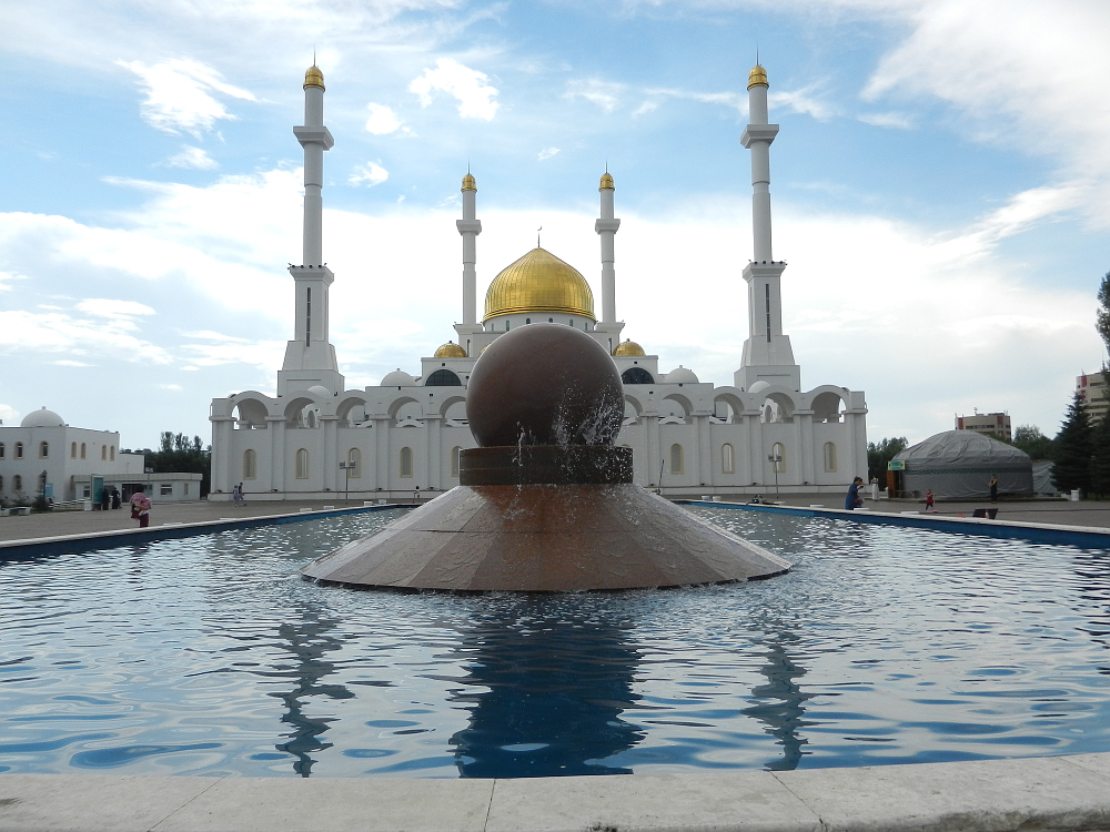 ヌル・アスタナ・モスク（Nur Astana Mosque）