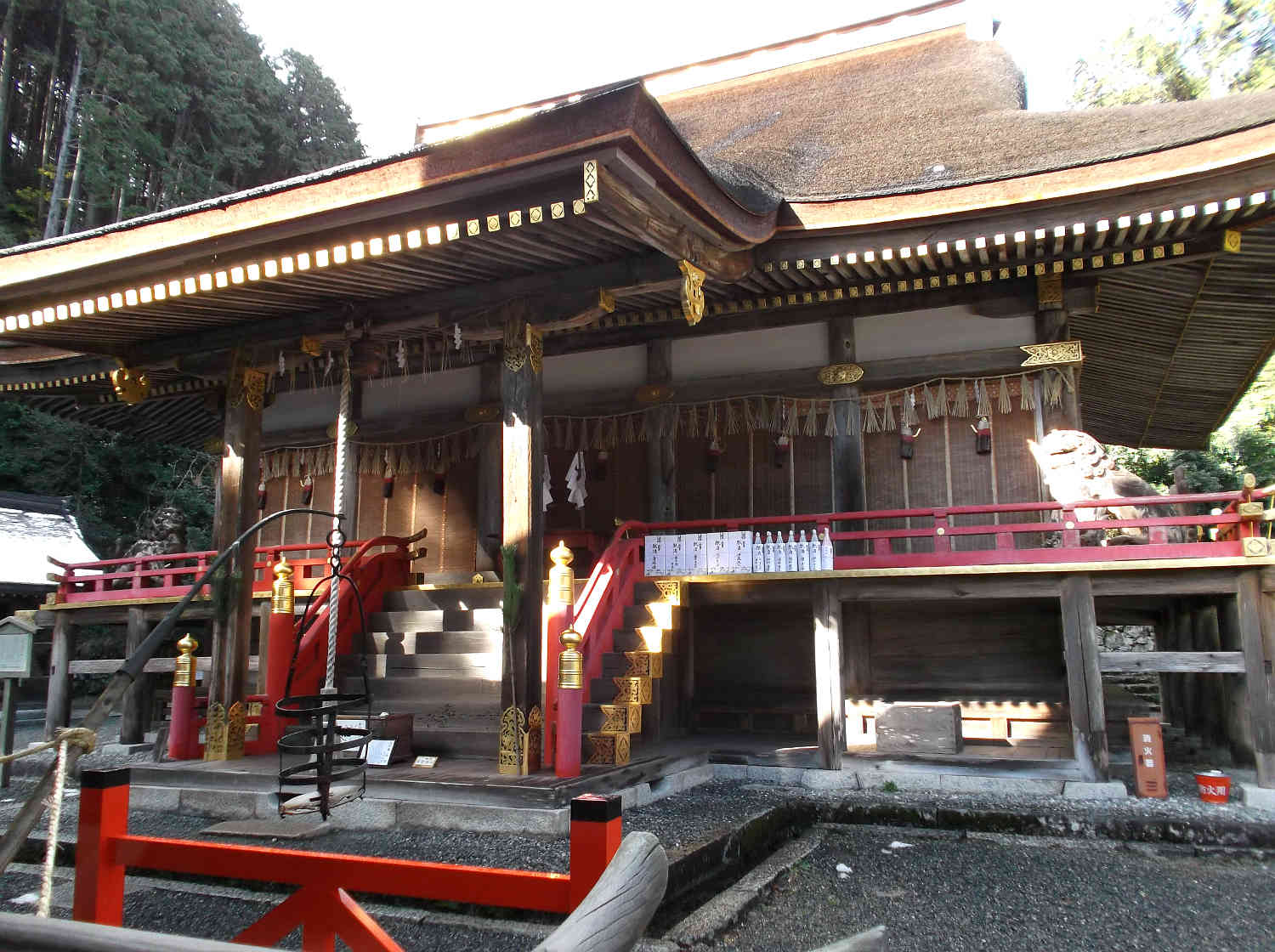 東本宮の本殿