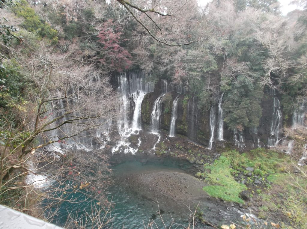 展望台から見た白糸の滝