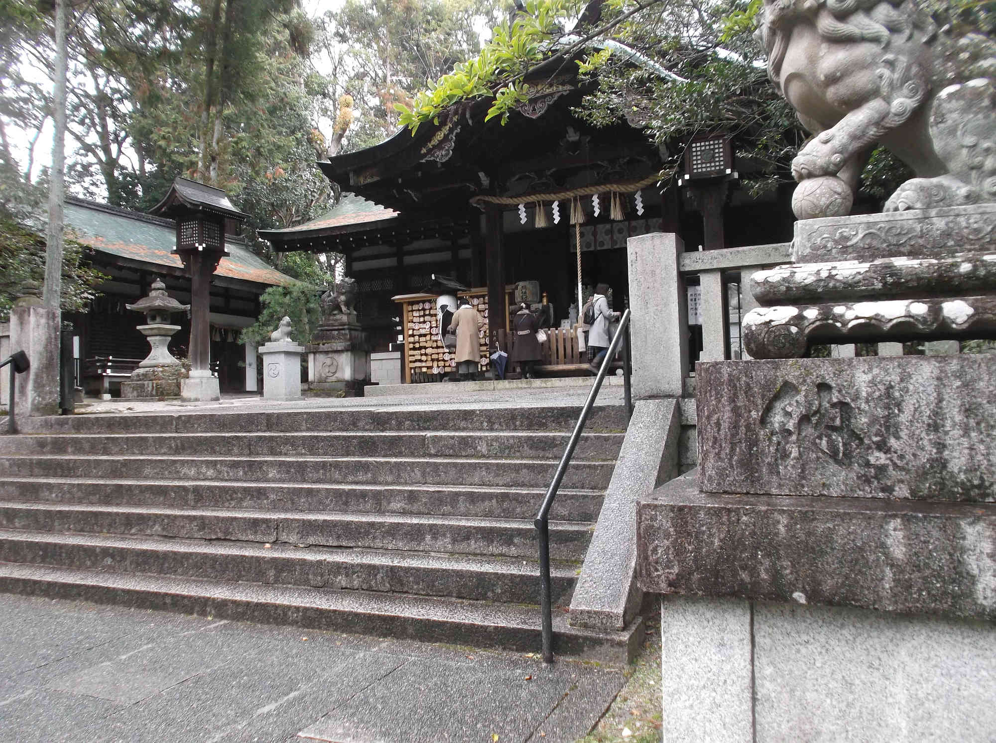 岡崎神社の本殿