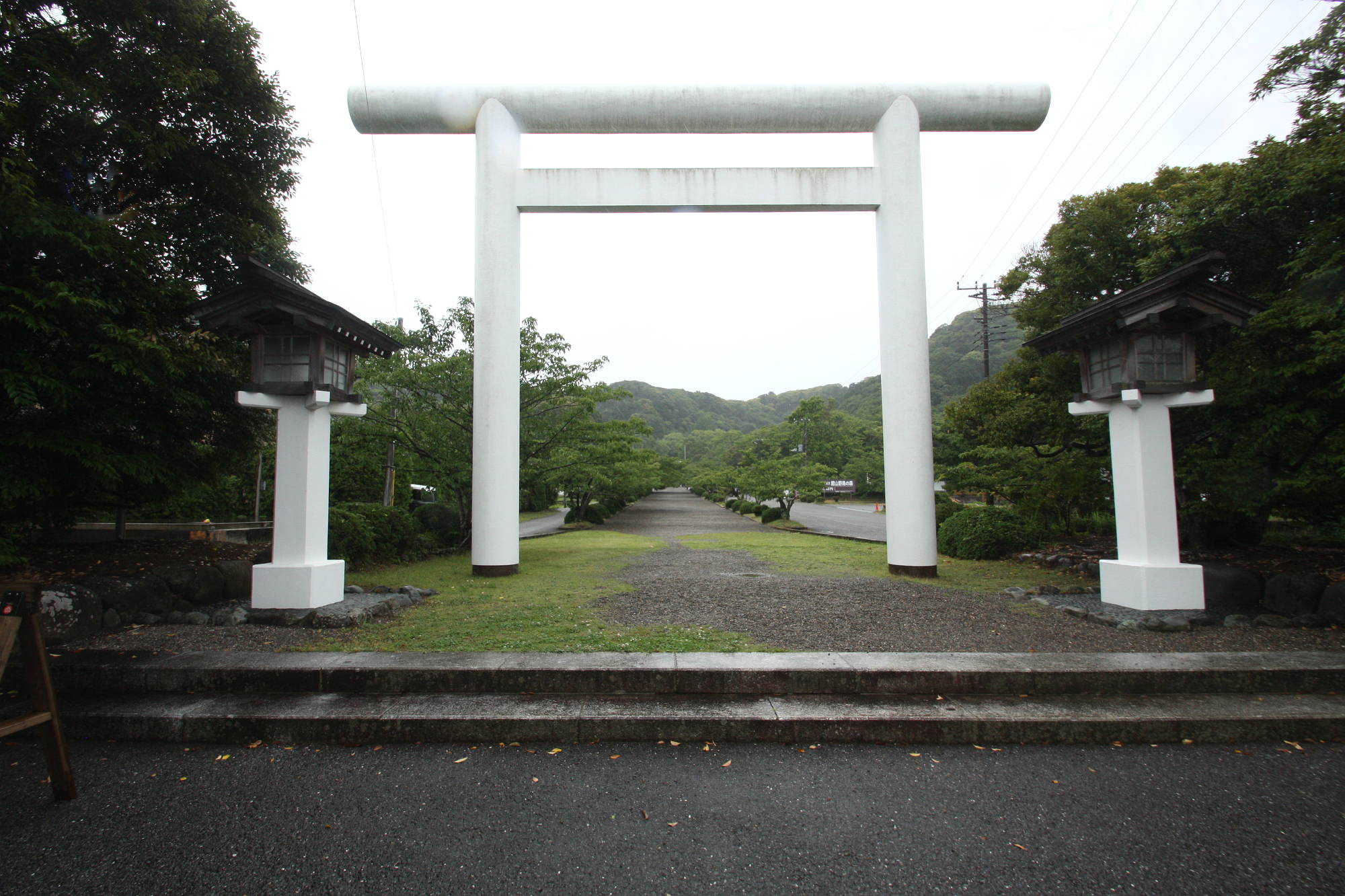 安房神社「一の鳥居」