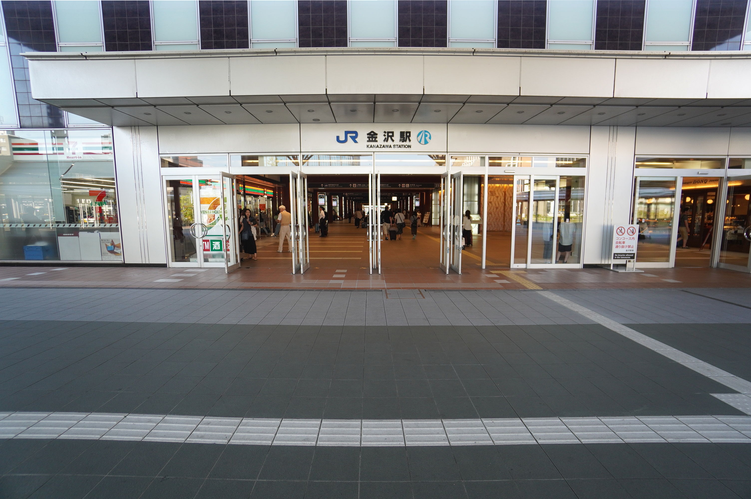 金沢駅（石川県）