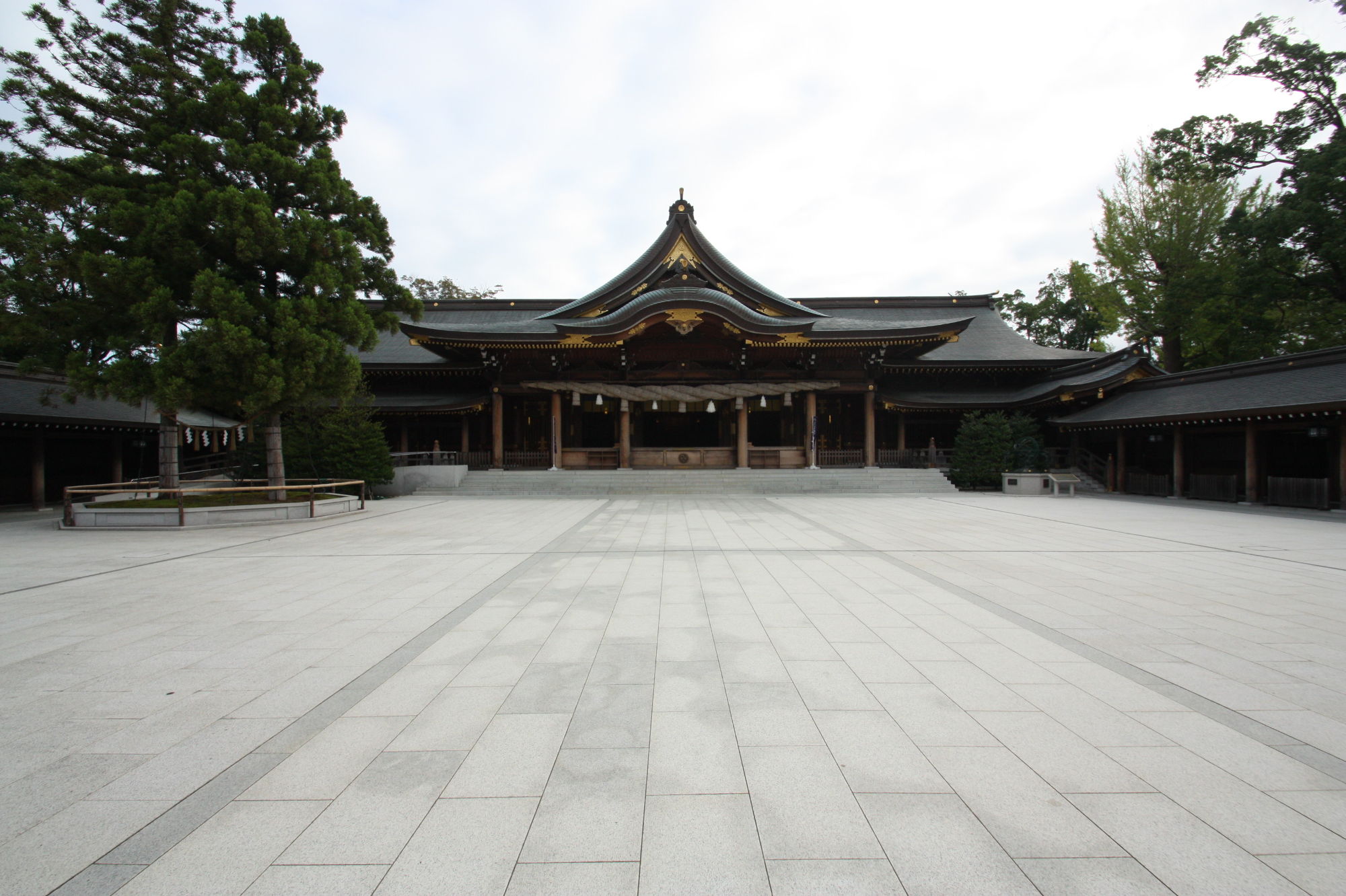 寒川神社の拝殿