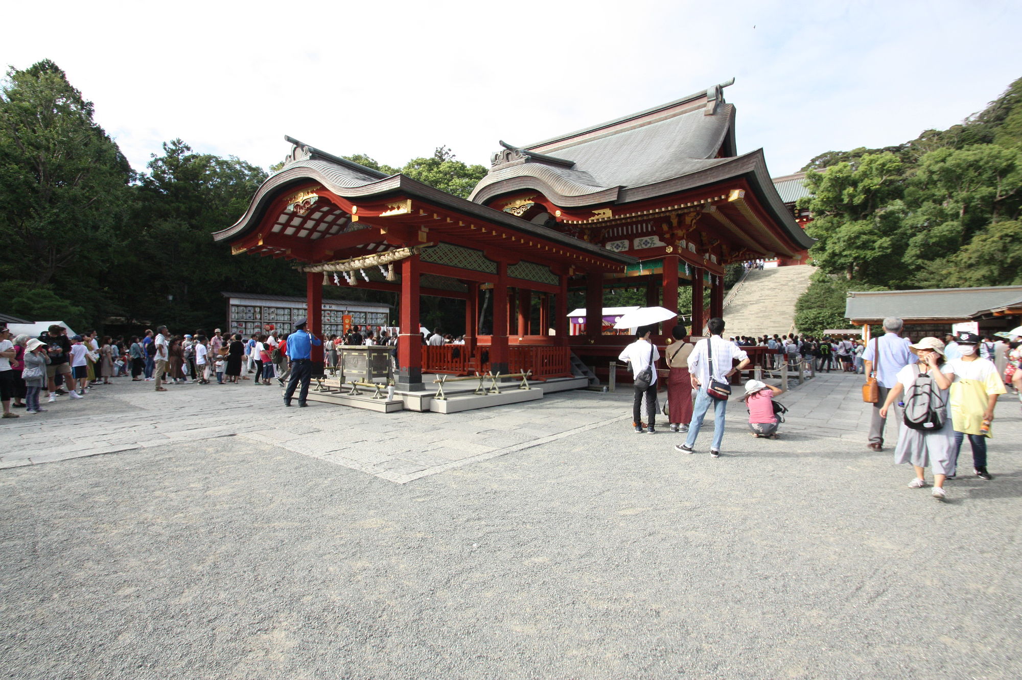 鶴岡八幡宮の舞殿（下拝殿）