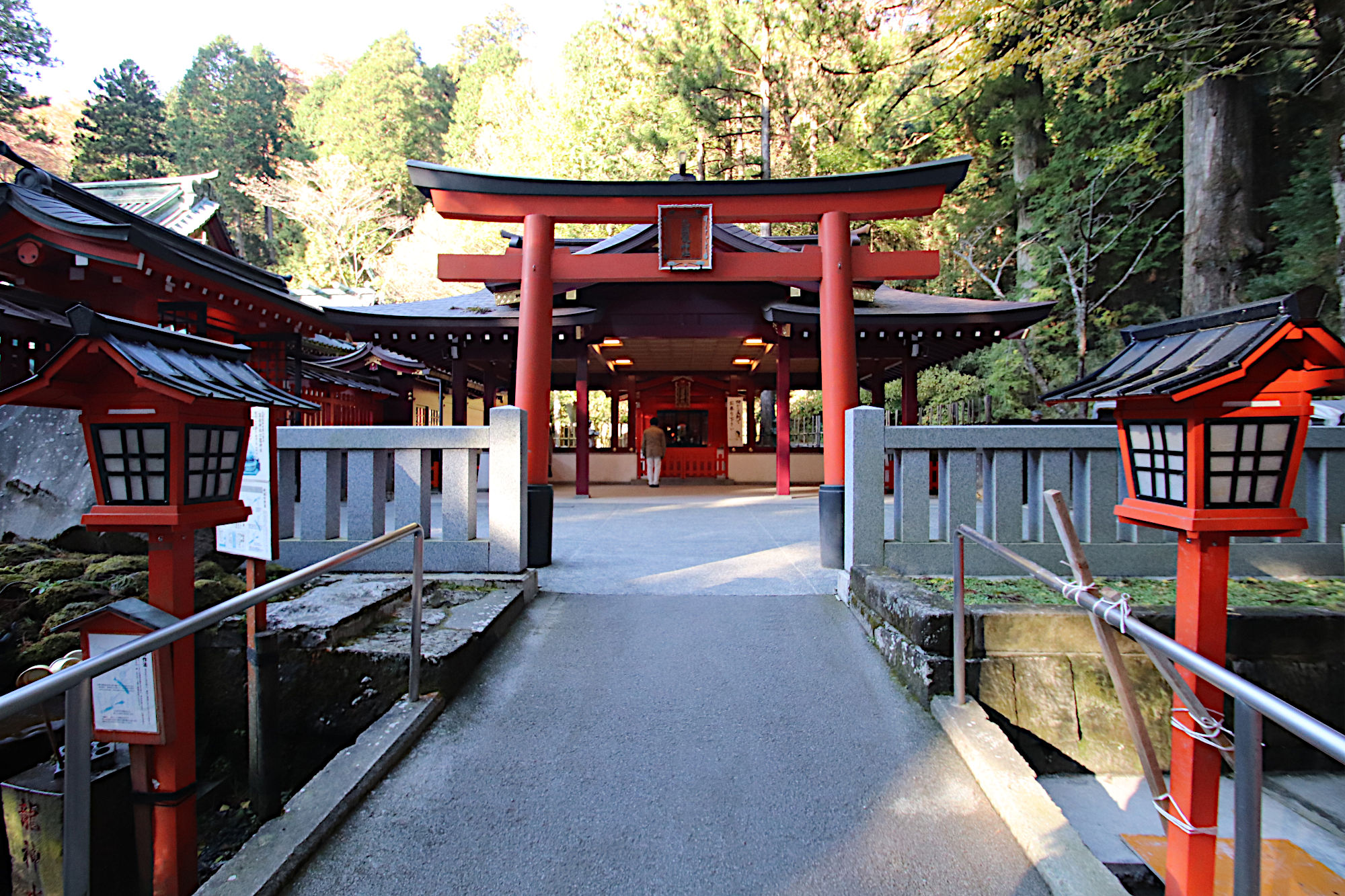 九頭龍神社の鳥居