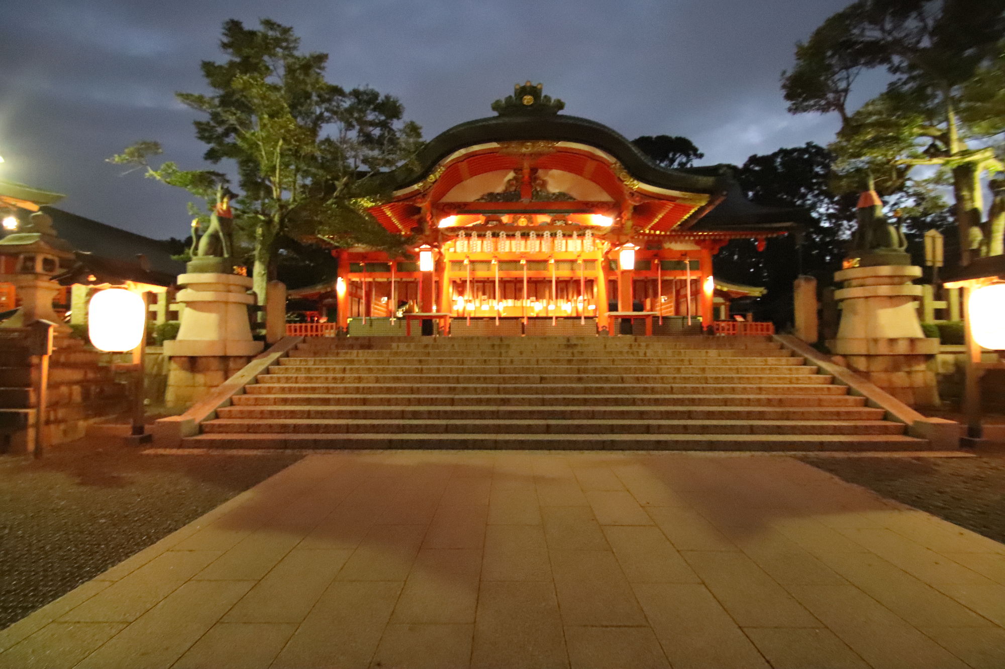 伏見稲荷神社の内拝殿