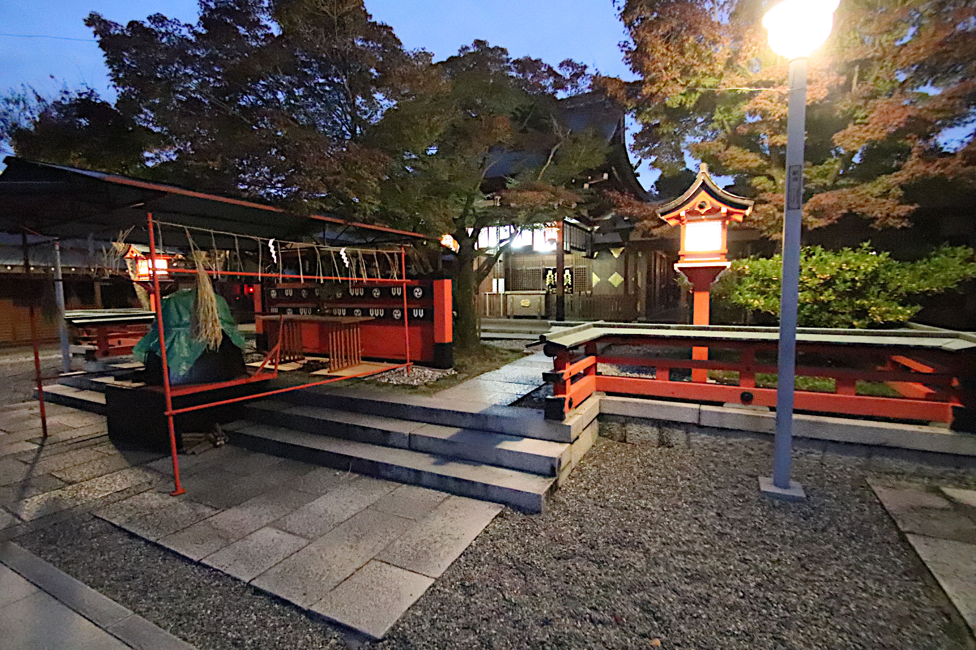 車折神社の拝殿