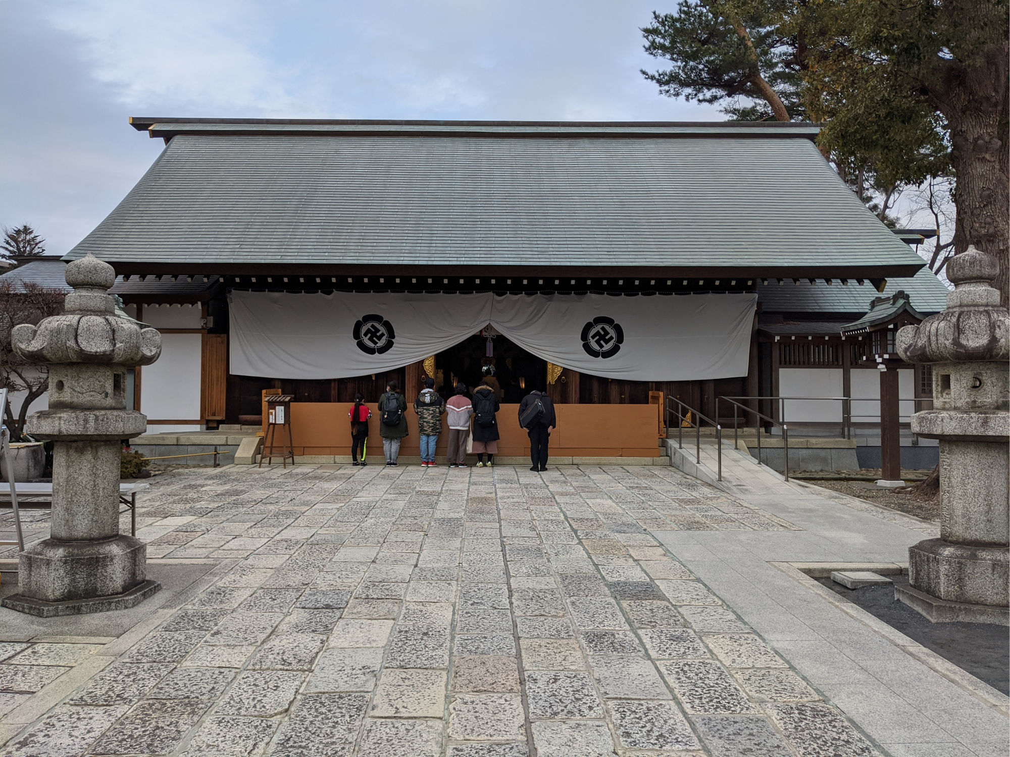 松陰神社の拝殿