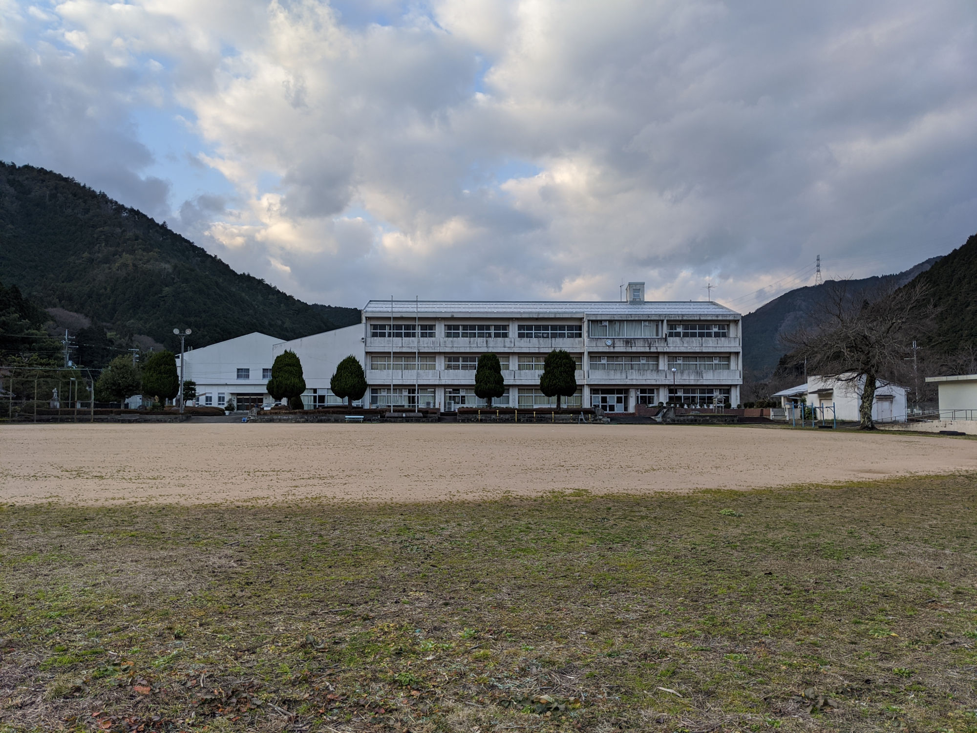 丹波「遠阪小学校」