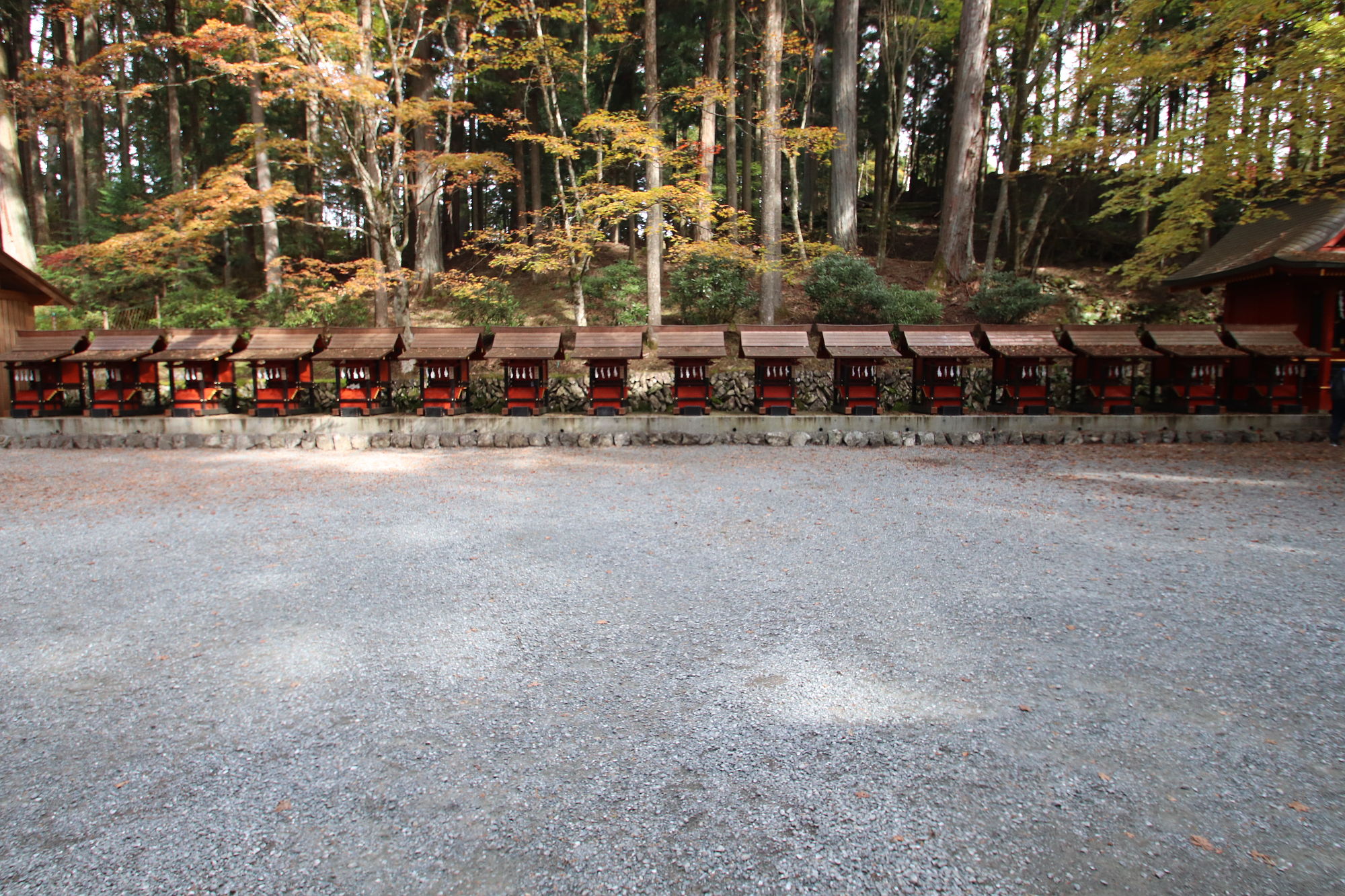 三峰神社の末社