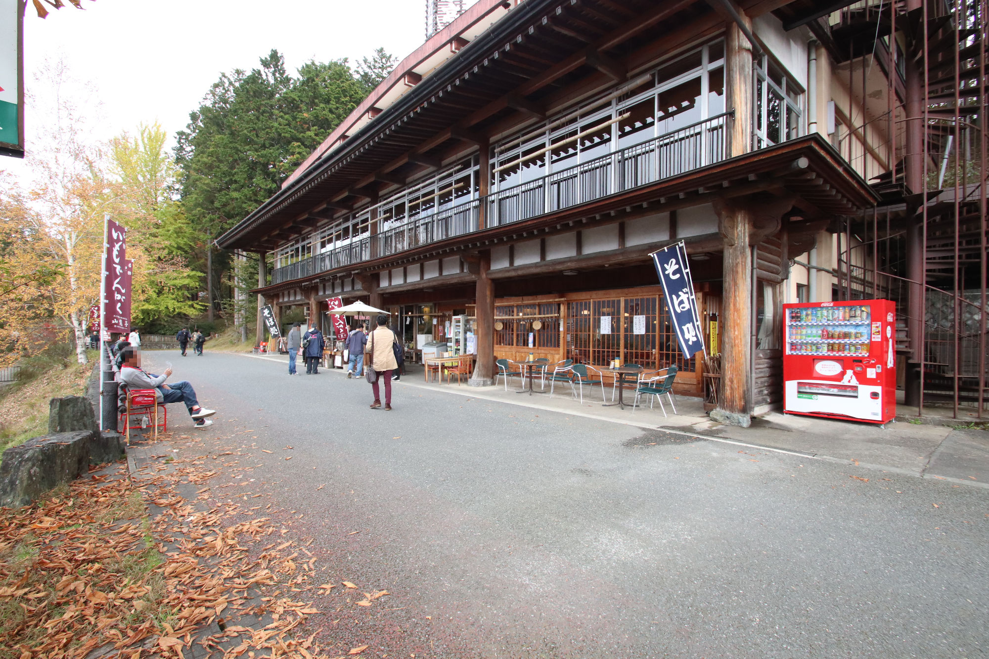 三峰神社の参道