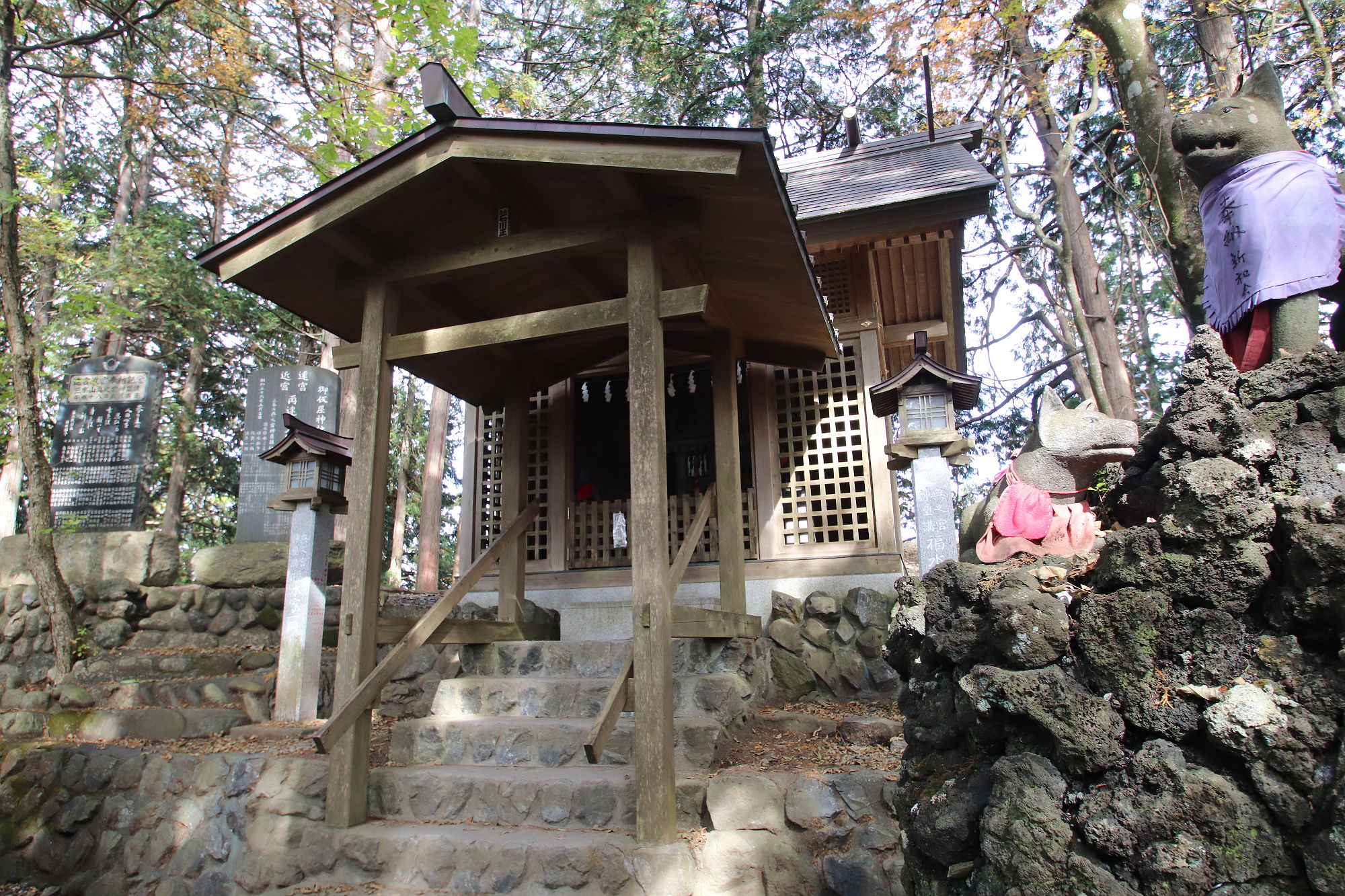 三峰神社 遠宮（お仮屋）