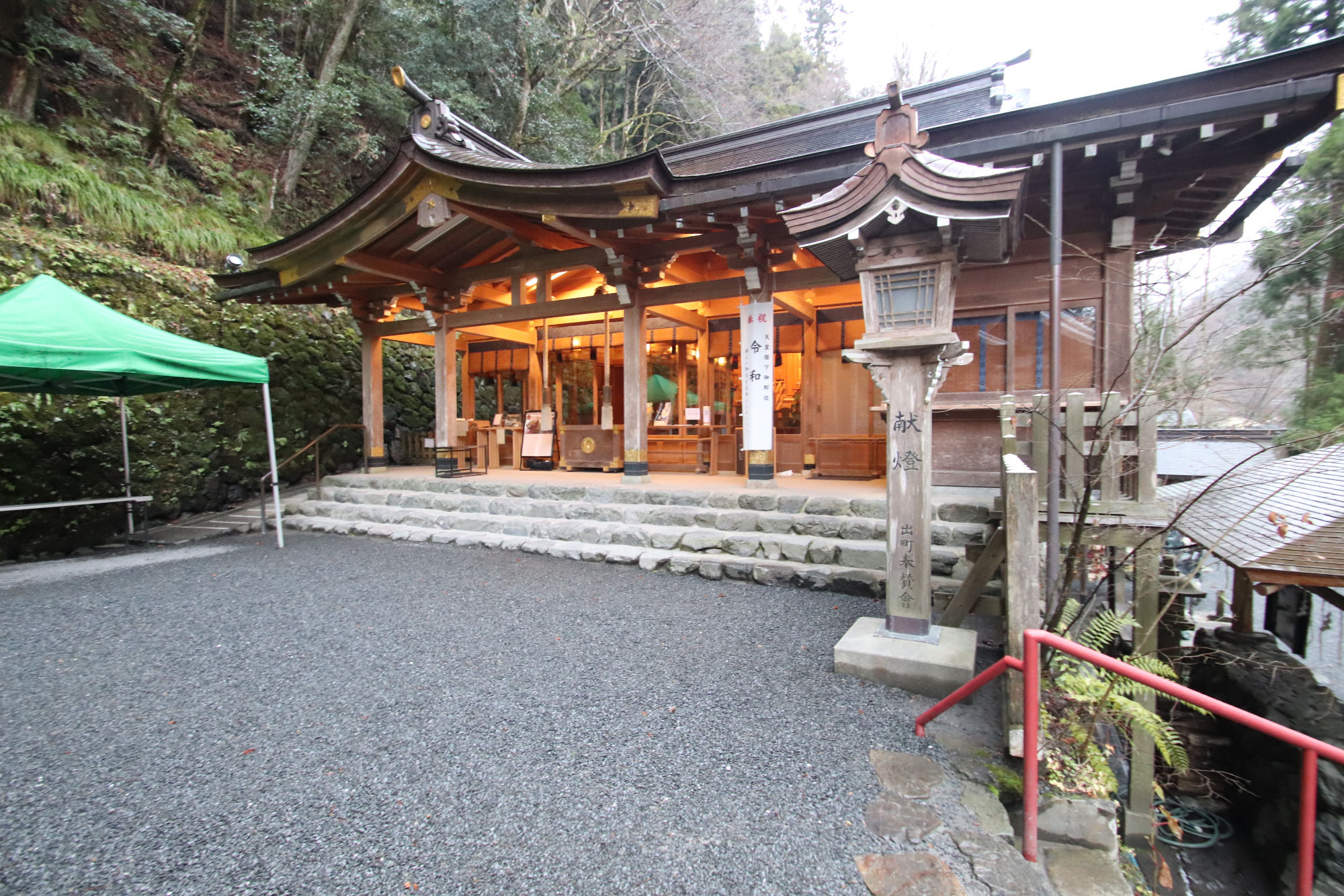 貴船神社「拝殿」