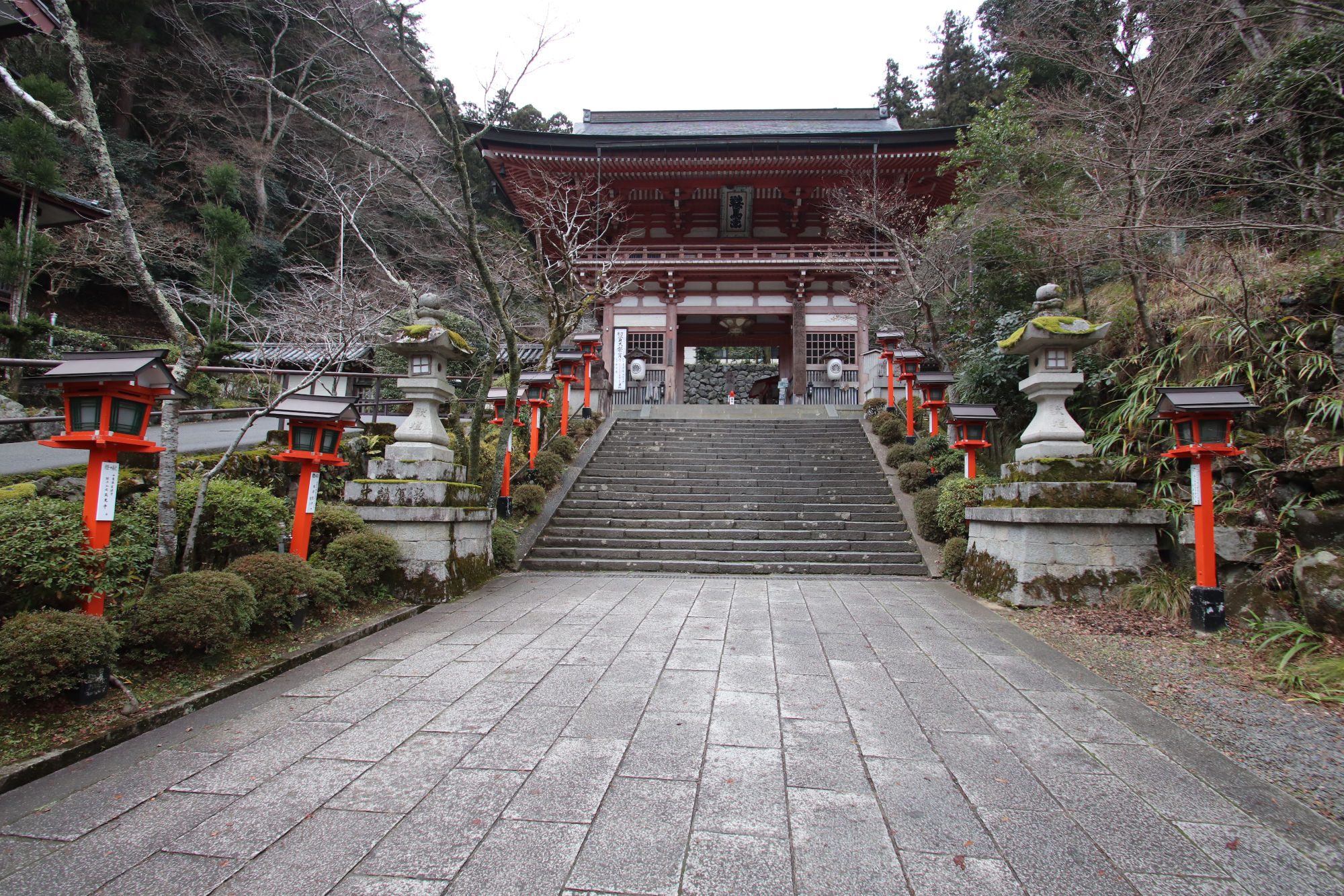 鞍馬寺の仁王門（山門）