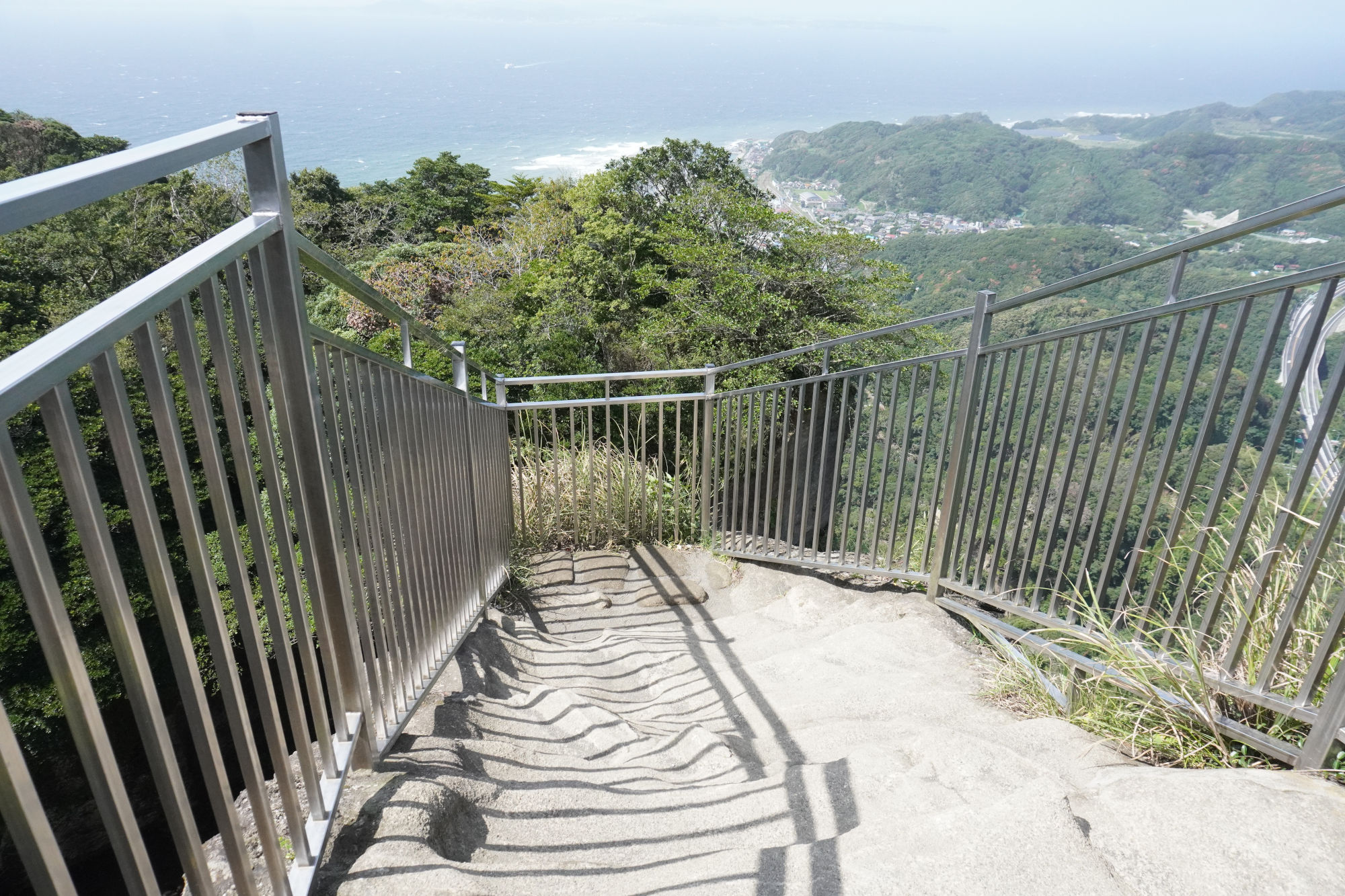 鋸山展望台の地獄のぞき