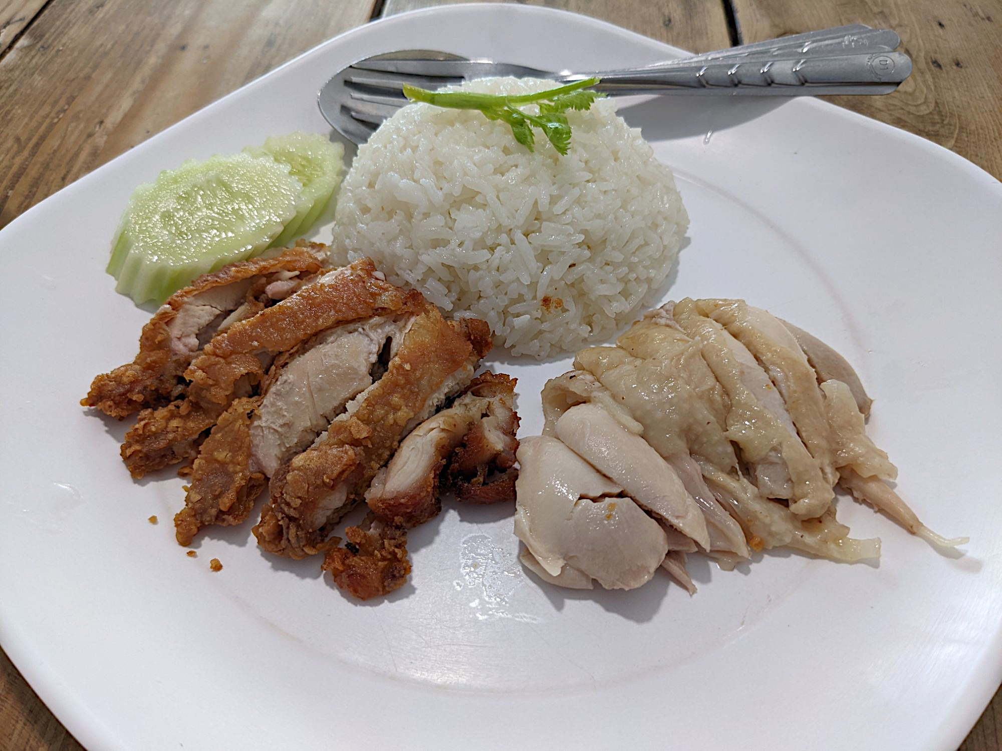 「Chicken rice Koyi」のカオマンガイ