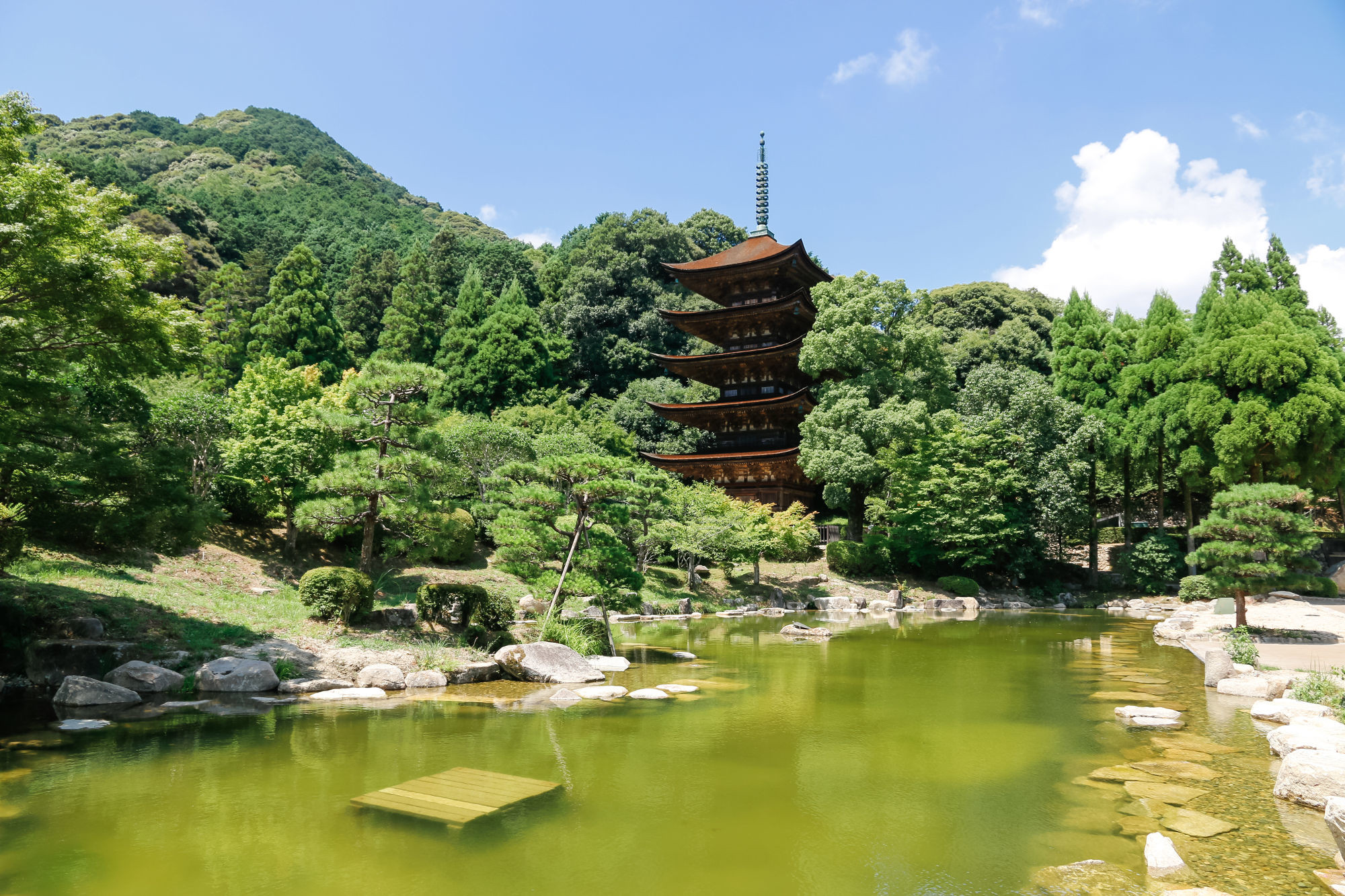 瑠璃光寺の五重塔